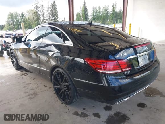 ✅ 2014 Mercedes-Benz E 350 • VIN: WDDKJ5KB3EF245838 • Лот: 42309491. Опубликован ранее на IAAI с пробегом 160 213 миль. Бесплатный доступ к архиву аукционных продаж из США и подробный отчёт об истории автомобиля на DreamBid. Изображение 3.