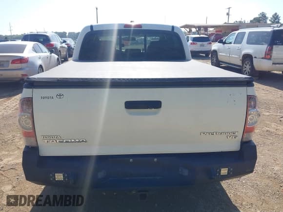 ✅ 2011 Toyota Tacoma PreRunner • VIN: 5TFJU4GN4BX005312 • Lot: 42840848. Listed on IAAI with 155,049 mi. Free auction sales archive from the USA and detailed vehicle history report at DreamBid. Image 16.