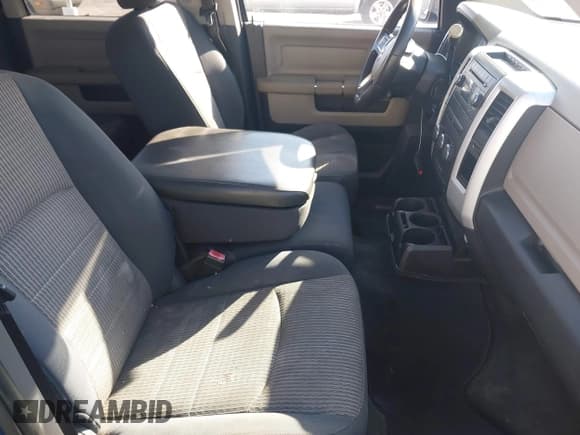 ✅ 2009 Dodge 1500 TRX • VIN: 1D3HB13P89S782116 • Lot: 41388667. Wystawiony na IAAI z przebiegiem 260 188 mil. Bezpłatny archiwum sprzedaży aukcyjnych z USA i szczegółowy raport historii pojazdu na DreamBid. Zdjęcie 5.