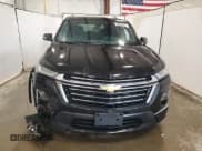 ✅ 2023 Chevrolet Traverse LT Cloth • VIN: 1GNERGKW1PJ166156 • Lot: 71117785. Wystawiony na Copart z przebiegiem 70 414 mil. Bezpłatny archiwum sprzedaży aukcyjnych z USA i szczegółowy raport historii pojazdu na DreamBid. Zdjęcie 5.