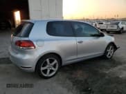 ✅ 2013 Volkswagen Golf w/Conv & Sunroof • VIN: WVWBB7AJ8DW030918 • Лот: 83351604. Опубликован ранее на Copart с пробегом 147 554 миль. Бесплатный доступ к архиву аукционных продаж из США и подробный отчёт об истории автомобиля на DreamBid. Изображение 3.