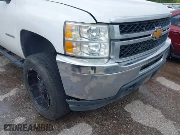 ✅ 2013 Chevrolet Silverado 2500HD Work Truck • VIN: 1GC2KVCG3DZ291362 • Lot: 42687033. Wystawiony na IAAI z przebiegiem 324 162 mil. Bezpłatny archiwum sprzedaży aukcyjnych z USA i szczegółowy raport historii pojazdu na DreamBid. Zdjęcie 6.