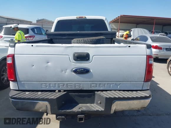 ✅ 2015 Ford F-250 Lariat • VIN: 1FT7W2BT8FED62332 • Lot: 43448183. Wystawiony na IAAI z przebiegiem 196 483 mil. Bezpłatny archiwum sprzedaży aukcyjnych z USA i szczegółowy raport historii pojazdu na DreamBid. Zdjęcie 16.