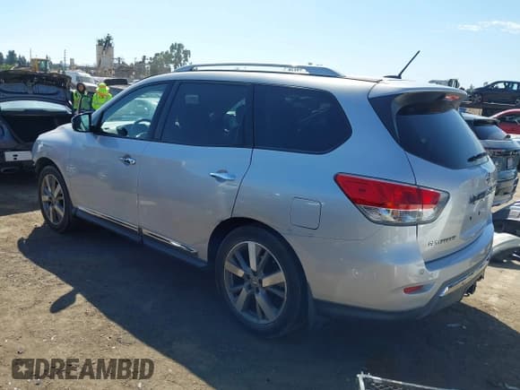 ✅ 2014 Nissan Pathfinder SL • VIN: 5N1AR2MN7EC716584 • Lot: 43331255. Listed on IAAI with 146,753 mi. Free auction sales archive from the USA and detailed vehicle history report at DreamBid. Image 3.