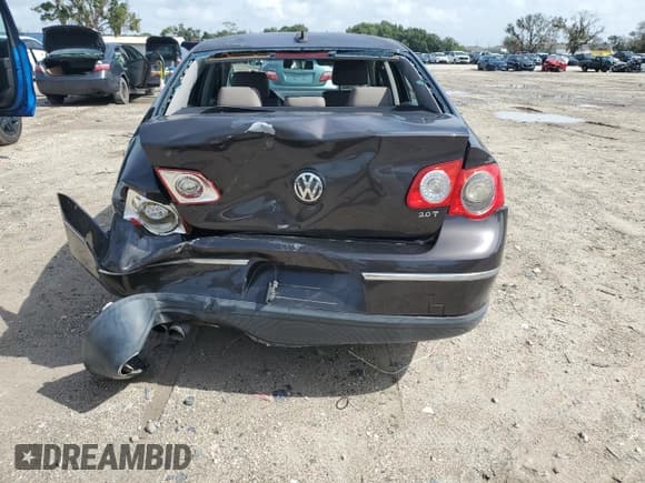 ✅ 2006 Volkswagen Passat 2.0T • VIN: WVWEK73C06P164895 • Лот: 70183054. Опубликован ранее на Copart с пробегом 211 380 миль. Бесплатный доступ к архиву аукционных продаж из США и подробный отчёт об истории автомобиля на DreamBid. Изображение 6.