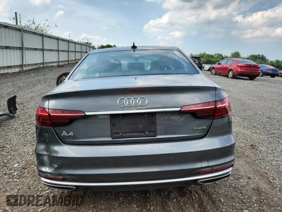 ✅ 2024 Audi A4 S line Premium • VIN: WAUDAAF46RN000774 • Lot: 62738395. Wystawiony na Copart z przebiegiem 17 589 mil. Bezpłatny archiwum sprzedaży aukcyjnych z USA i szczegółowy raport historii pojazdu na DreamBid. Zdjęcie 6.