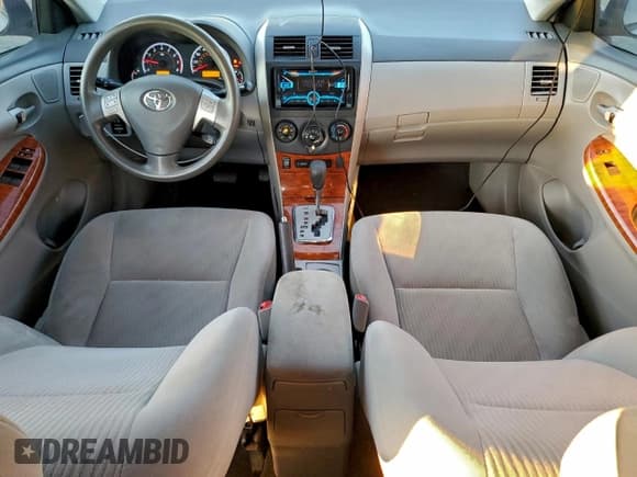 ✅ 2009 Toyota Corolla LE • VIN: 1NXBU40E49Z122121 • Лот: 94409575. Опубликован ранее на Copart с пробегом 203 684 миль. Бесплатный доступ к архиву аукционных продаж из США и подробный отчёт об истории автомобиля на DreamBid. Изображение 8.