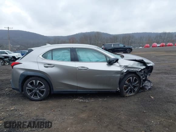 ✅ 2019 Lexus UX 250h • VIN: JTHU9JBH9K2008345 • Lot: 42019642. Wystawiony na IAAI z przebiegiem Nie podano. Bezpłatny archiwum sprzedaży aukcyjnych z USA i szczegółowy raport historii pojazdu na DreamBid. Zdjęcie 12.