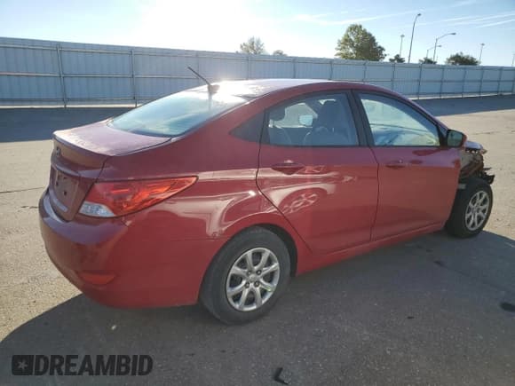 ✅ 2013 Hyundai Accent GLS • VIN: KMHCT4AE2DU421007 • Лот: 76052994. Опубликован ранее на Copart с пробегом 229 792 миль. Бесплатный доступ к архиву аукционных продаж из США и подробный отчёт об истории автомобиля на DreamBid. Изображение 3.