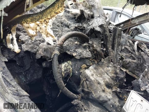 ✅ 2017 Kia Sorento SX • VIN: 5XYPKDA50HG307796 • Lot: 42271480. Listed on IAAI with Not provided. Free auction sales archive from the USA and detailed vehicle history report at DreamBid. Image 7.