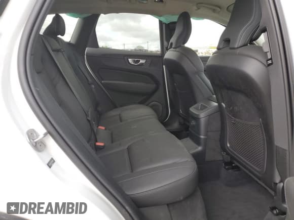 ✅ 2024 Volvo XC60 Plus Dark Theme • VIN: YV4H60DL1R1920388 • Lot: 51181745. Listed on Copart with 5,379 mi. Free auction sales archive from the USA and detailed vehicle history report at DreamBid. Image 11.