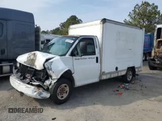 ✅ 2008 GMC Savana Commercial SRW 9E9 • VIN: 1GDGG31C581911818 • Lot: 85302684. Wystawiony na Copart z przebiegiem 192 740 mil. Bezpłatny archiwum sprzedaży aukcyjnych z USA i szczegółowy raport historii pojazdu na DreamBid. Zdjęcie 1.