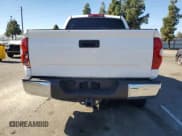 ✅ 2017 Toyota Tundra SR5 • VIN: 5TFEY5F14HX221745 • Лот: 90703085. Опубликован ранее на Copart с пробегом 65 223 миль. Бесплатный доступ к архиву аукционных продаж из США и подробный отчёт об истории автомобиля на DreamBid. Изображение 6.