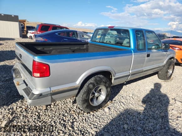 ✅ 1995 Chevrolet S-10 • VIN: 1GCCT19Z3S8127423 • Lot: 85138325. Wystawiony na Copart z przebiegiem 134 903 mil. Bezpłatny archiwum sprzedaży aukcyjnych z USA i szczegółowy raport historii pojazdu na DreamBid. Zdjęcie 3.