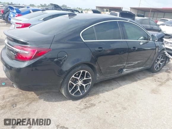 ✅ 2017 Buick Regal Sport Touring • VIN: 2G4GL5EX9H9123947 • Лот: 42877322. Опубликован ранее на IAAI с пробегом 132 724 миль. Бесплатный доступ к архиву аукционных продаж из США и подробный отчёт об истории автомобиля на DreamBid. Изображение 4.