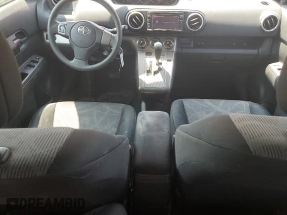 ✅ 2013 Scion xB • VIN: JTLZE4FE6DJ045807 • Lot: 64206434. Wystawiony na Copart z przebiegiem 116 845 mil. Bezpłatny archiwum sprzedaży aukcyjnych z USA i szczegółowy raport historii pojazdu na DreamBid. Zdjęcie 8.