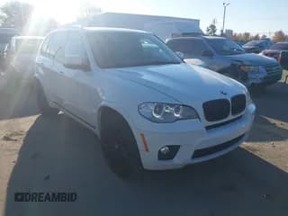 ✅ 2013 BMW X5 xDrive35i • VIN: 5UXZV4C51D0B05600 • Лот: 43750038. Опубликован ранее на IAAI с пробегом 171 347 миль. Бесплатный доступ к архиву аукционных продаж из США и подробный отчёт об истории автомобиля на DreamBid. Изображение 1.