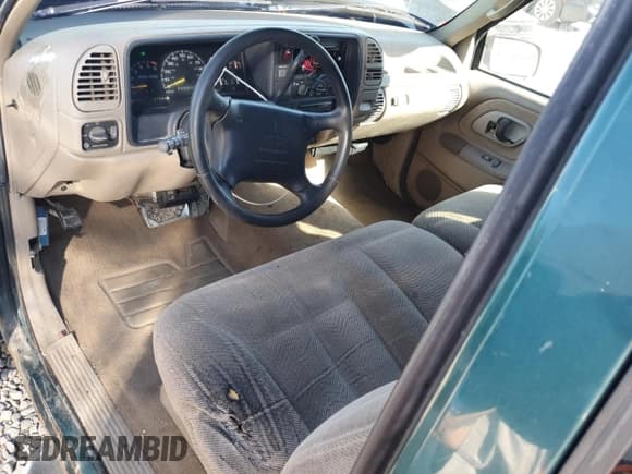 ✅ 1996 Chevrolet Silverado 1500 • VIN: 1GCEK19R8TE248821 • Lot: 82132615. Wystawiony na Copart z przebiegiem 291 896 mil. Bezpłatny archiwum sprzedaży aukcyjnych z USA i szczegółowy raport historii pojazdu na DreamBid. Zdjęcie 8.