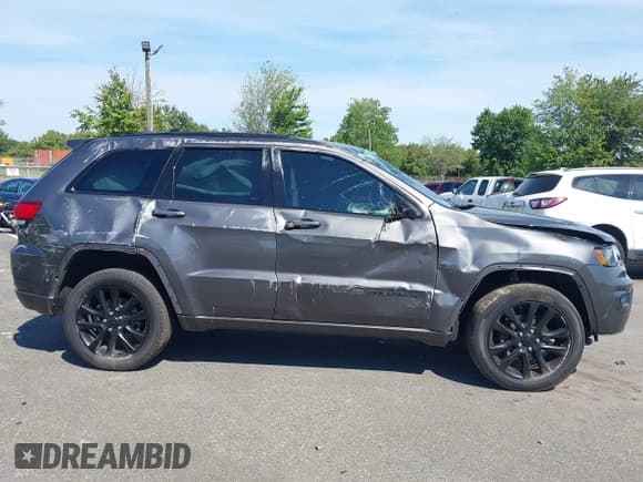 ✅ 2019 Jeep Grand Cherokee Upland • VIN: 1C4RJFAG1KC771703 • Lot: 43091265. Listed on IAAI with 110,345 mi. Free auction sales archive from the USA and detailed vehicle history report at DreamBid. Image 13.