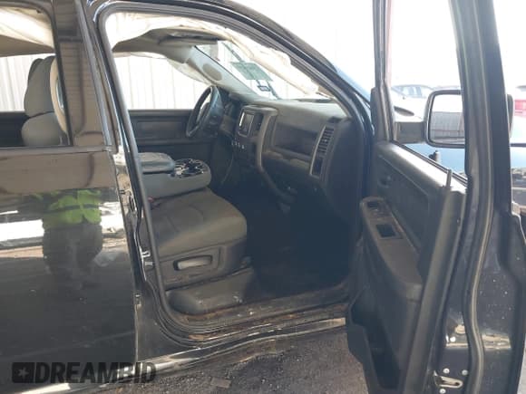 ✅ 2018 Ram 1500 Express • VIN: 3C6RR7KG7JG203388 • Lot: 43569639. Wystawiony na IAAI z przebiegiem 126 537 mil. Bezpłatny archiwum sprzedaży aukcyjnych z USA i szczegółowy raport historii pojazdu na DreamBid. Zdjęcie 5.