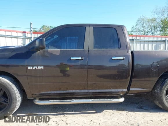✅ 2010 Dodge 1500 SLT • VIN: 1D7RB1GP7AS214036 • Lot: 41950566. Wystawiony na IAAI z przebiegiem 156 643 mil. Bezpłatny archiwum sprzedaży aukcyjnych z USA i szczegółowy raport historii pojazdu na DreamBid. Zdjęcie 14.