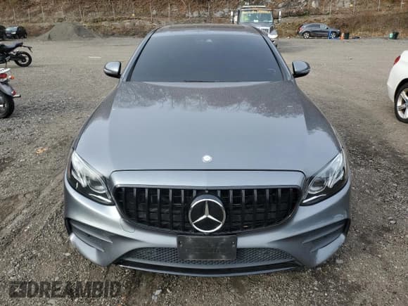 ✅ 2017 Mercedes-Benz E 300 Luxury • VIN: WDDZF4KB9HA127448 • Lot: 91165075. Wystawiony na Copart z przebiegiem Nie podano. Bezpłatny archiwum sprzedaży aukcyjnych z USA i szczegółowy raport historii pojazdu na DreamBid. Zdjęcie 5.