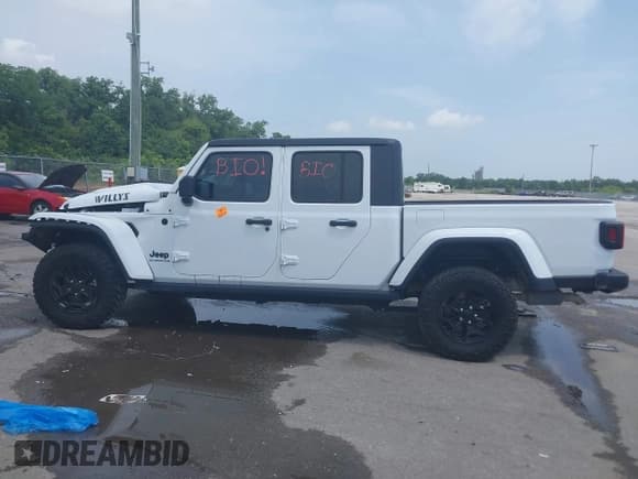 ✅ 2021 Jeep Gladiator Sport S • VIN: 1C6HJTAG2ML582014 • Lot: 42646160. Wystawiony na IAAI z przebiegiem Nie podano. Bezpłatny archiwum sprzedaży aukcyjnych z USA i szczegółowy raport historii pojazdu na DreamBid. Zdjęcie 14.