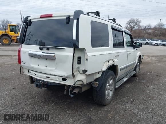 ✅ 2008 Jeep Commander Limited • VIN: 1J8HG58N58C236738 • Lot: 41738525. Wystawiony na IAAI z przebiegiem 130 740 mil. Bezpłatny archiwum sprzedaży aukcyjnych z USA i szczegółowy raport historii pojazdu na DreamBid. Zdjęcie 6.