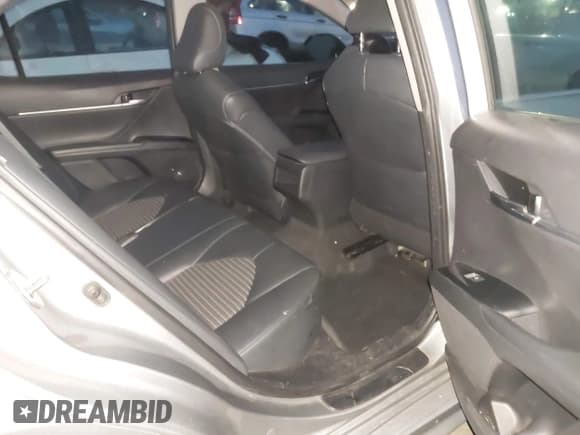 ✅ 2019 Toyota Camry SE • VIN: 4T1B11HK9KU298380 • Лот: 43852002. Опубликован ранее на IAAI с пробегом 113 654 миль. Бесплатный доступ к архиву аукционных продаж из США и подробный отчёт об истории автомобиля на DreamBid. Изображение 8.