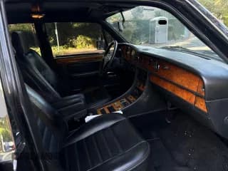 ✅ 1989 Bentley Turbo R • VIN: SCBZR03B1KCX25038 • Lot: 81352145. Wystawiony na Copart z przebiegiem 157 867 mil. Bezpłatny archiwum sprzedaży aukcyjnych z USA i szczegółowy raport historii pojazdu na DreamBid. Zdjęcie 5.