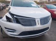 ✅ 2017 Lincoln MKC Select • VIN: 5LMCJ2D91HUL69722 • Лот: 43494196. Опубликован ранее на IAAI с пробегом 103 919 миль. Бесплатный доступ к архиву аукционных продаж из США и подробный отчёт об истории автомобиля на DreamBid. Изображение 17.