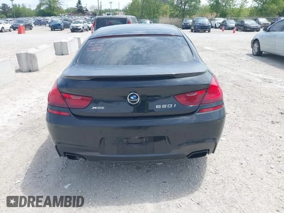 ✅ 2015 BMW 6 Series 650i xDrive • VIN: WBA6B4C58FD761070 • Lot: 42290396. Wystawiony na IAAI z przebiegiem 114 235 mil. Bezpłatny archiwum sprzedaży aukcyjnych z USA i szczegółowy raport historii pojazdu na DreamBid. Zdjęcie 16.