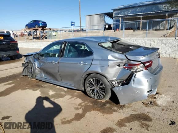 2019 Toyota Camry LE z VIN 4T1B11HK3KU270364, wystawiony jako Copart lot #79498474 z przebiegiem Nie podano mil oraz Szkoda całkowita • Salvage title. Historia ofert i sprzedaży dostępna na DreamBid. Obrazek 2.