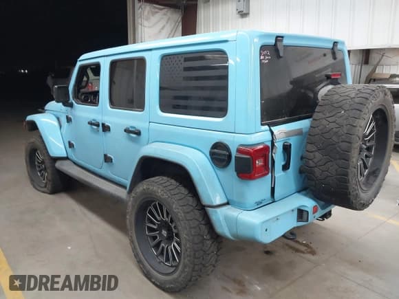 ✅ 2020 Jeep Wrangler Unlimited Sahara Altitude • VIN: 1C4HJXEG9LW318652 • Lot: 43623325. Listed on IAAI with 66,404 mi. Free auction sales archive from the USA and detailed vehicle history report at DreamBid. Image 3.
