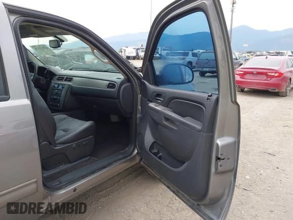 ✅ 2013 Chevrolet Silverado 1500 LTZ • VIN: 3GCUKTE23DG121954 • Lot: 43072374. Wystawiony na IAAI z przebiegiem 100 686 mil. Bezpłatny archiwum sprzedaży aukcyjnych z USA i szczegółowy raport historii pojazdu na DreamBid. Zdjęcie 5.