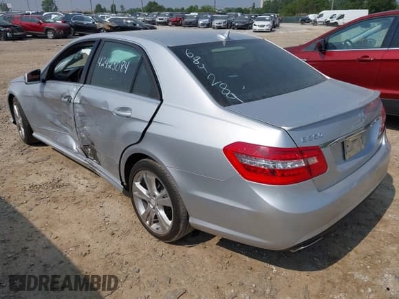✅ 2013 Mercedes-Benz E 350 Luxury • VIN: WDDHF8JB7DA684289 • Lot: 42423084. Listed on IAAI with 124,654 mi. Free auction sales archive from the USA and detailed vehicle history report at DreamBid. Image 3.