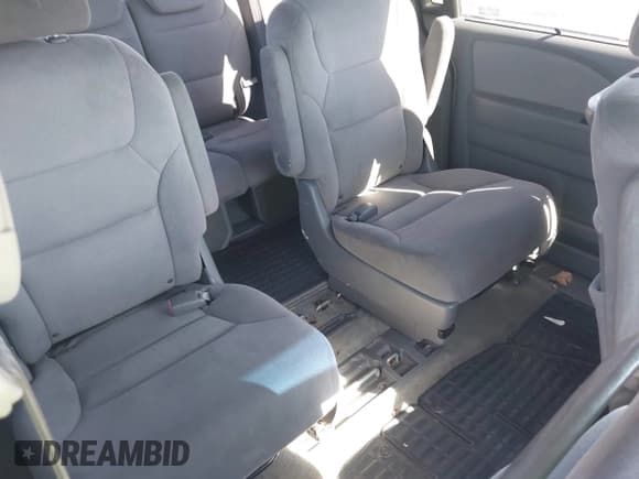 ✅ 2006 Honda Odyssey EX • VIN: 5FNRL38436B049808 • Lot: 43620222. Wystawiony na IAAI z przebiegiem 268 773 mil. Bezpłatny archiwum sprzedaży aukcyjnych z USA i szczegółowy raport historii pojazdu na DreamBid. Zdjęcie 8.