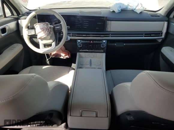 2025 Hyundai Santa Fe SEL с VIN 5NMP24GL5SH083802, выставлен на аукционе Copart как лот 52932075 с пробегом 7 861 миль миль и Чистый • Clean title. История ставок и продаж доступна на DreamBid. Изображение 8.