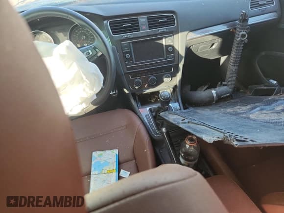 ✅ 2019 Volkswagen Golf S • VIN: 3VWM17AU8KM522705 • Lot: 85870985. Listed on Copart with 81,785 mi. Free auction sales archive from the USA and detailed vehicle history report at DreamBid. Image 8.