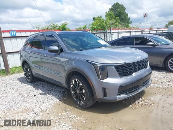 ✅ 2024 Kia Sorento EX • VIN: 5XYRH4JF7RG253818 • Lot: 42364779. Listed on IAAI with 20,696 mi. Free auction sales archive from the USA and detailed vehicle history report at DreamBid. Image 1.