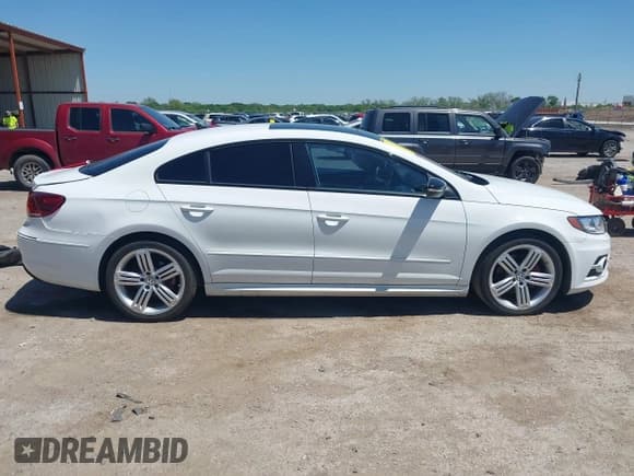✅ 2016 Volkswagen CC Executive • VIN: WVWRP7AN8GE518666 • Lot: 42080281. Listed on IAAI with 107,697 mi. Free auction sales archive from the USA and detailed vehicle history report at DreamBid. Image 13.
