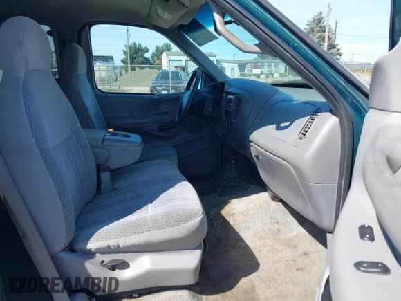 ✅ 1998 Ford F-150 • VIN: 1FTRX18L7WKA28205 • Лот: 42905121. Опубликован ранее на IAAI с пробегом 208 071 миль. Бесплатный доступ к архиву аукционных продаж из США и подробный отчёт об истории автомобиля на DreamBid. Изображение 5.