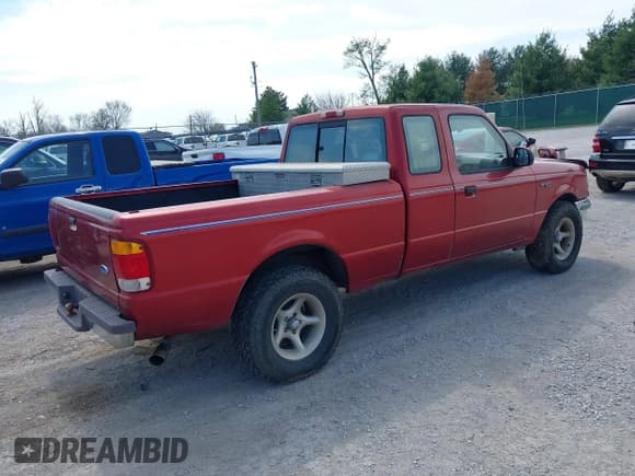 ✅ 1997 Ford Ranger XLT • VIN: 1FTCR14X9VPA31147 • Lot: 42059636. Wystawiony na IAAI z przebiegiem 211 883 mil. Bezpłatny archiwum sprzedaży aukcyjnych z USA i szczegółowy raport historii pojazdu na DreamBid. Zdjęcie 4.