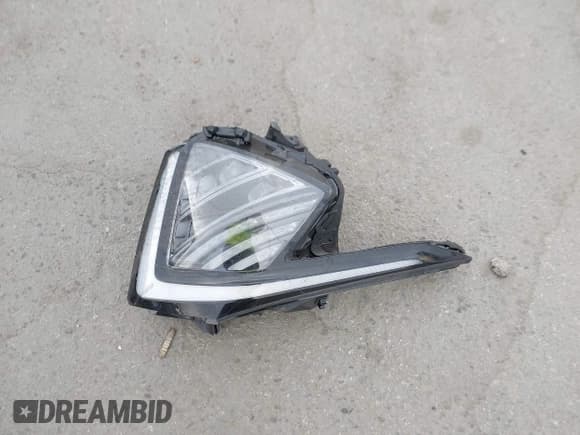 ✅ 2024 Kia Sportage EX • VIN: KNDPVCDG7R7155058 • Lot: 43437550. Wystawiony na IAAI z przebiegiem 10 508 mil. Bezpłatny archiwum sprzedaży aukcyjnych z USA i szczegółowy raport historii pojazdu na DreamBid. Zdjęcie 12.