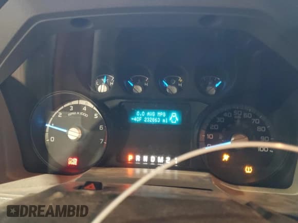 ✅ 2015 Ford F-250 XL • VIN: 1FT7W2A66FEC23392 • Lot: 88115865. Listed on Copart with 232,863 mi. Free auction sales archive from the USA and detailed vehicle history report at DreamBid. Image 9.