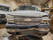 ✅ 2005 Chevrolet Silverado 2500HD LS • VIN: 1GCHK29U45E311987 • Lot: 93718665. Wystawiony na Copart z przebiegiem 256 364 mil. Bezpłatny archiwum sprzedaży aukcyjnych z USA i szczegółowy raport historii pojazdu na DreamBid. Zdjęcie 5.
