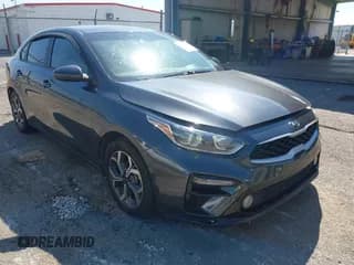 ✅ 2021 Kia Forte LXS • VIN: 3KPF24AD6ME265211 • Lot: 43247795. Wystawiony na IAAI z przebiegiem 64 473 mil. Bezpłatny archiwum sprzedaży aukcyjnych z USA i szczegółowy raport historii pojazdu na DreamBid. Zdjęcie 1.