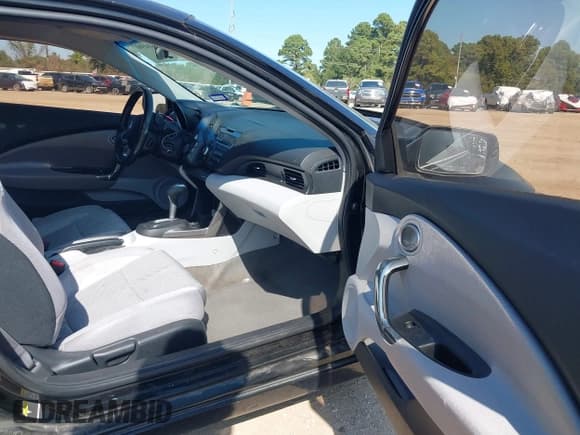 ✅ 2011 Honda CR-Z EX • VIN: JHMZF1D69BS005844 • Lot: 43464490. Wystawiony na IAAI z przebiegiem 187 533 mil. Bezpłatny archiwum sprzedaży aukcyjnych z USA i szczegółowy raport historii pojazdu na DreamBid. Zdjęcie 5.