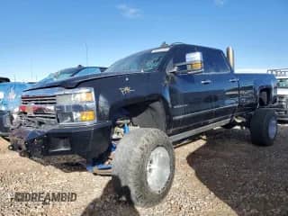 2015 Chevrolet Silverado 3500HD LTZ с VIN 1GC4K0E83FF591845, выставлен на аукционе Copart как лот 81810164 с пробегом 50 608 миль миль и Списание • Salvage title. История ставок и продаж доступна на DreamBid. Изображение 1.