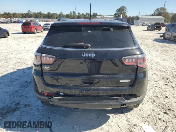 ✅ 2022 Jeep Compass Latitude • VIN: 3C4NJCBBXNT225233 • Lot: 82717375. Listed on Copart with 28,949 mi. Free auction sales archive from the USA and detailed vehicle history report at DreamBid. Image 6.